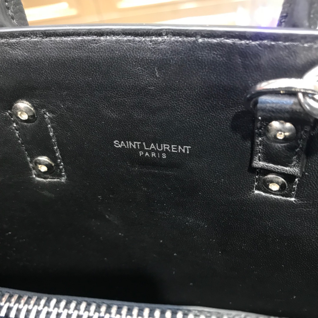 Saint Laurent Sac De Jour Nano Grained Calfskin Handbag Shoulder Bag Black 392035 Silver